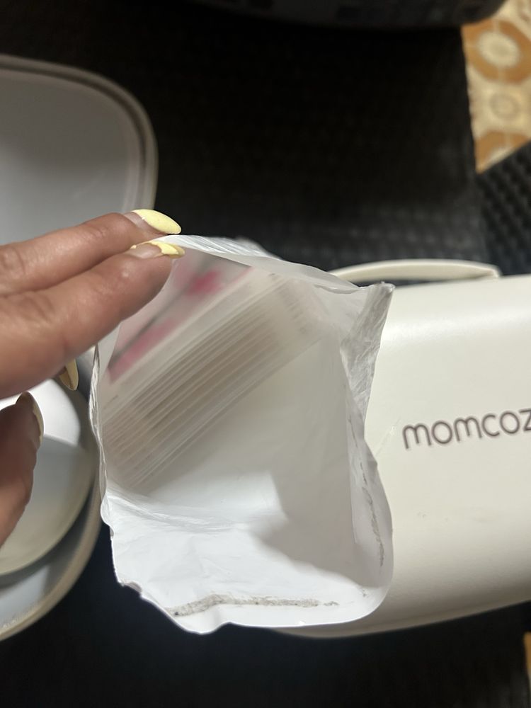 Bomba tirar leite mãos-livres momcoz m5, 1 mala 120€, 2 malas 200€