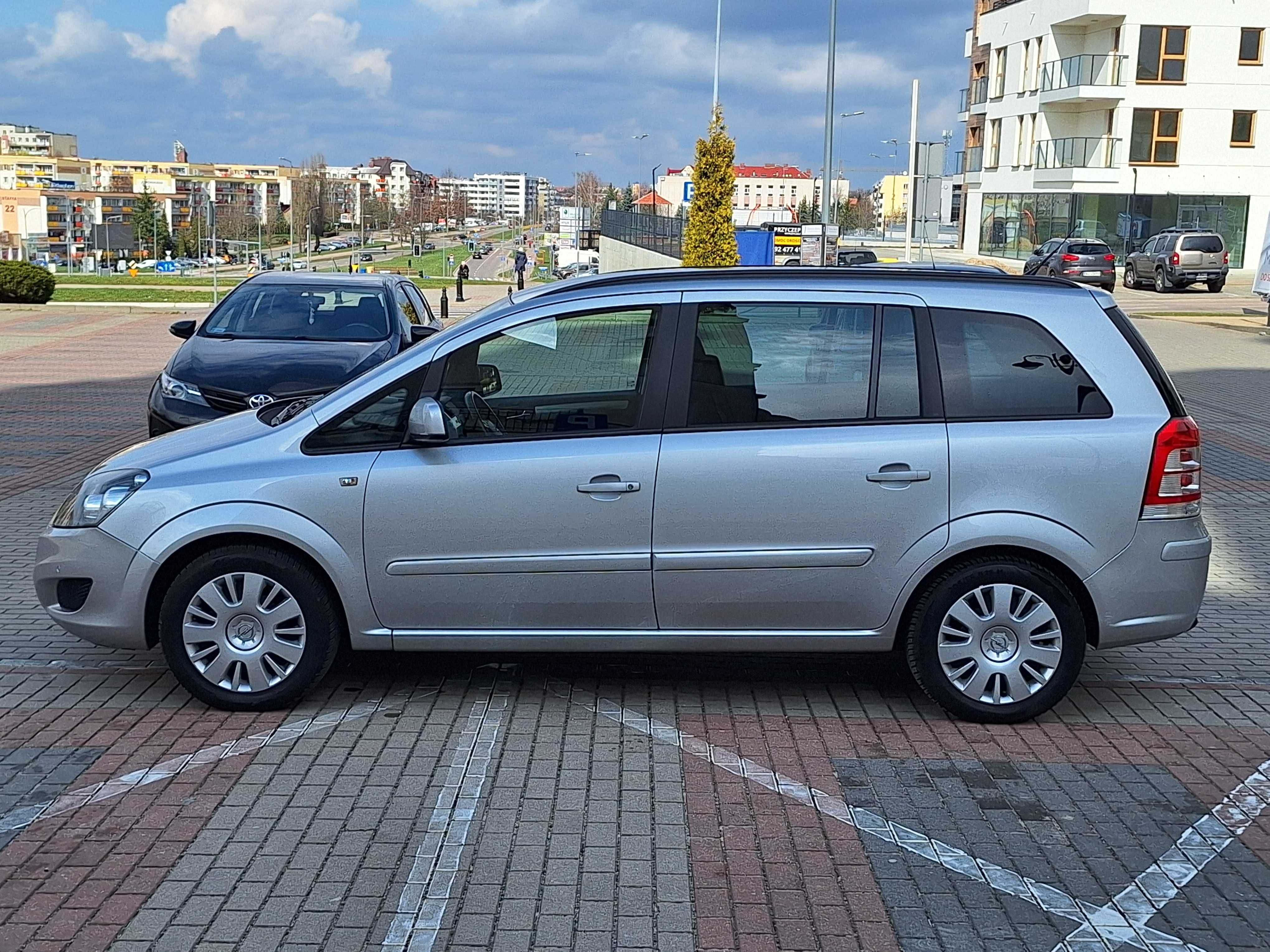 Opel Zafira Benzyna Bezwypadkowa Stan doskonały z Niemiec Opłacona