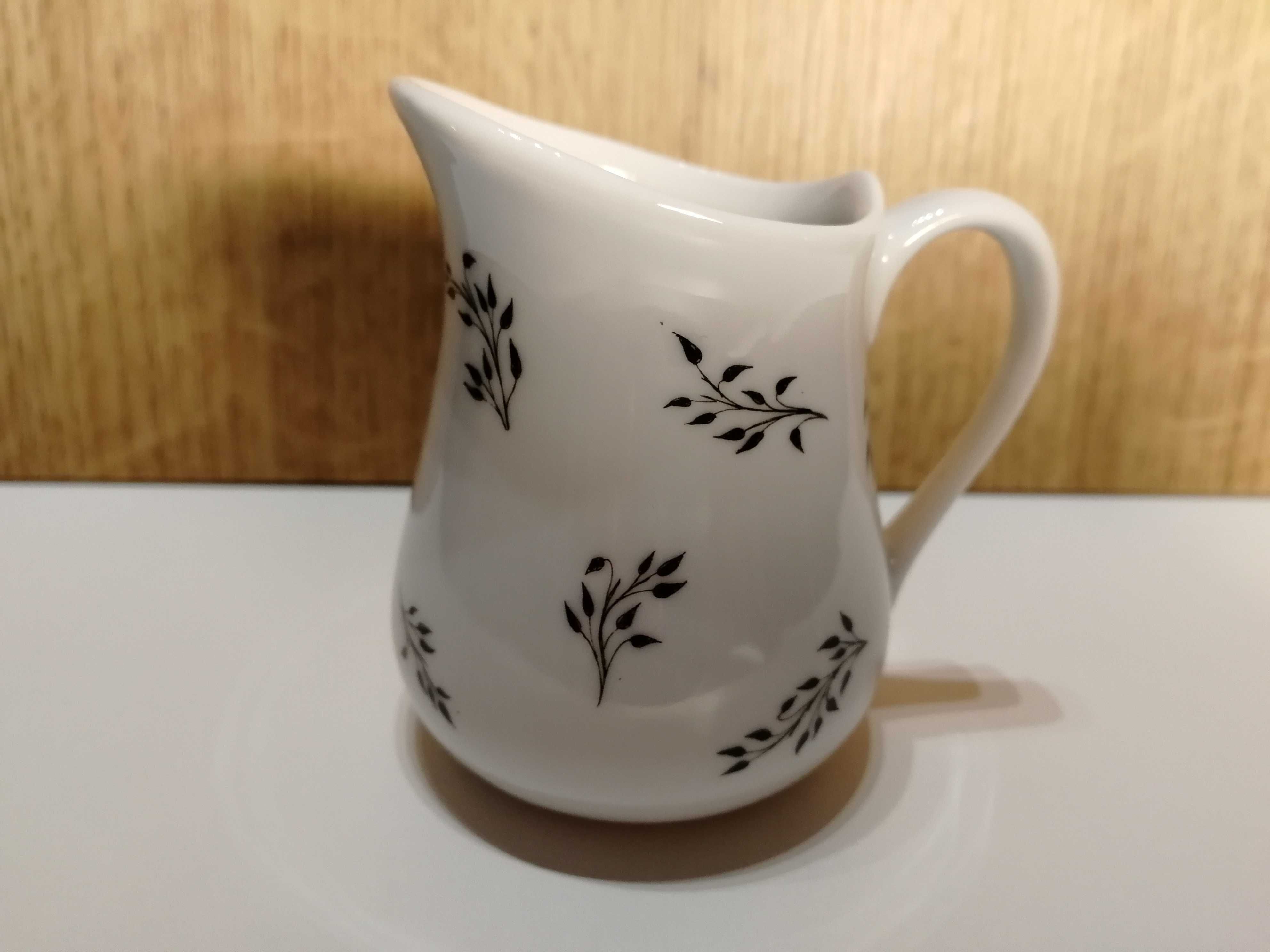 Mlecznik / dzbanuszek na mleko, porcelanowy, 6.5 cm, PRL