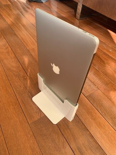 MacBook Air 13.3'' (2015) + HENGE DOCK