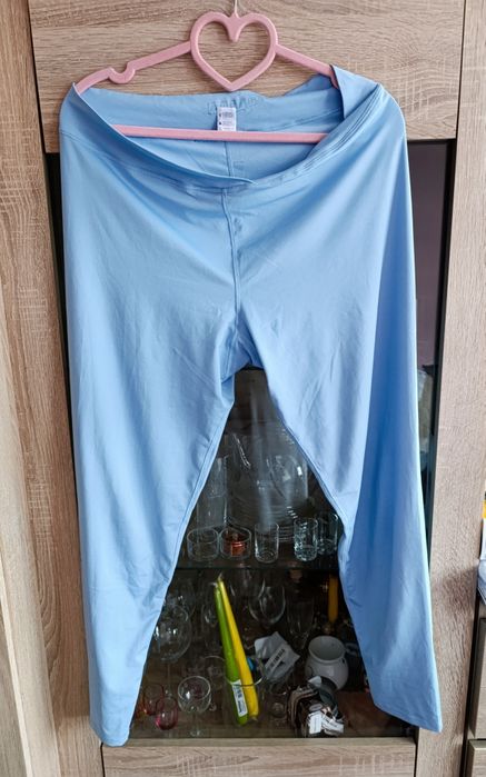 Legginsy w jasno niebieskim kolorze