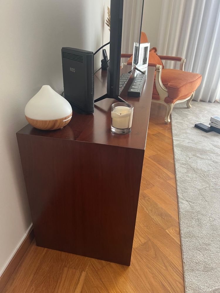 Movel TV em nogueira como novo