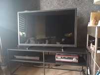Telewizor Sony Bravia 42 całe razem ze stolikiem