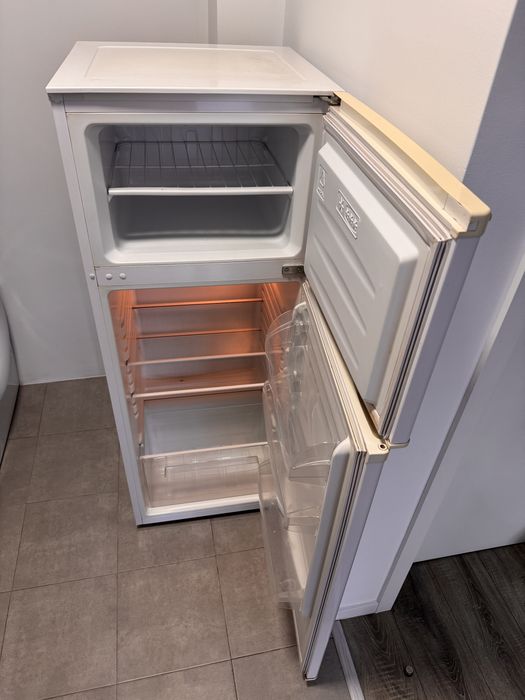 Frigorífico 2 portas KUNFT 240 – Usado, a funcionar