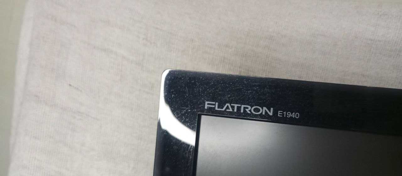 LG Flatron E1940 Монітор
