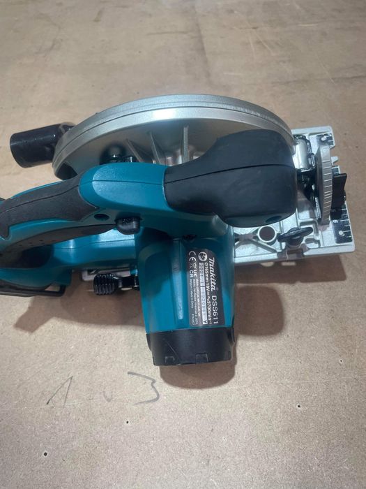 Pila makita dss 611