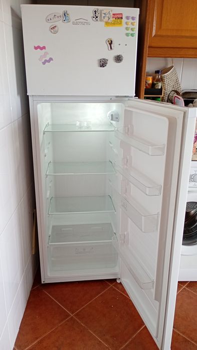Frigorífico pequeno.