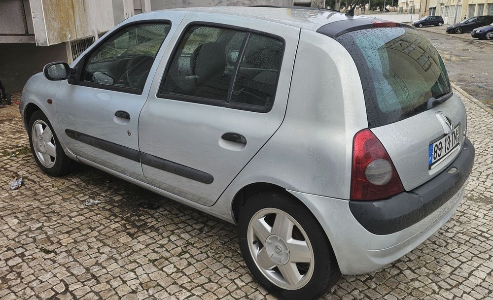 Renault Clio 1.5 DCi  ANO 2002 Tem 300.000Km