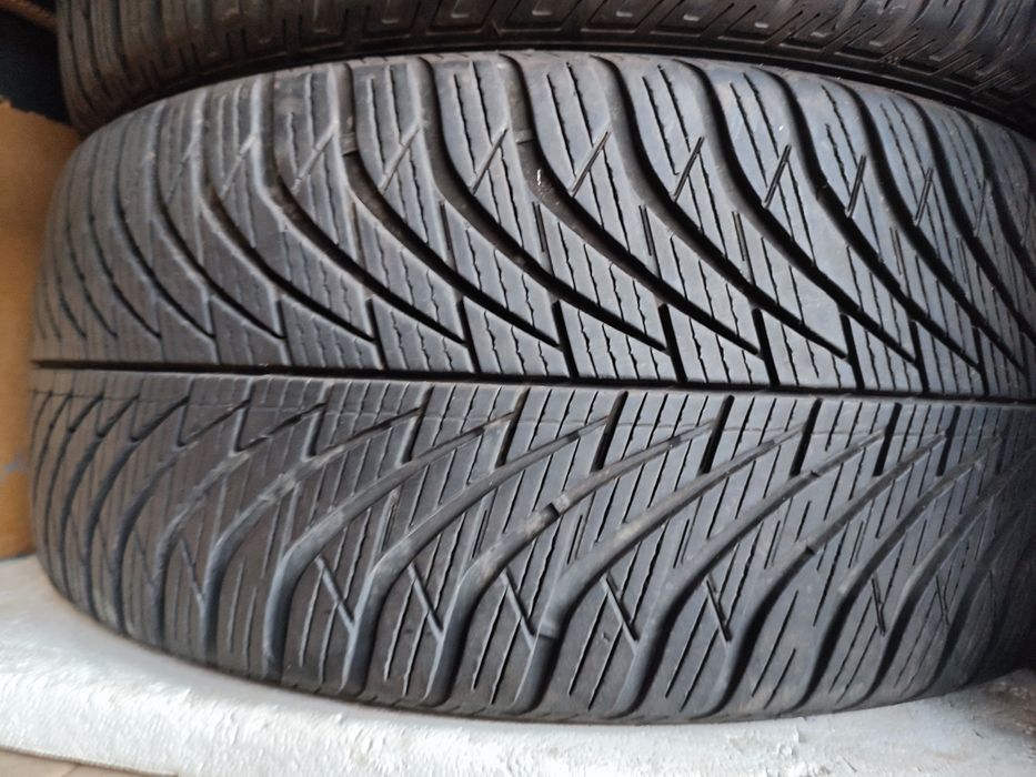 Шини Фулда, всесезонні; 225/45/17, гарна свіжа пара , з Німеччини