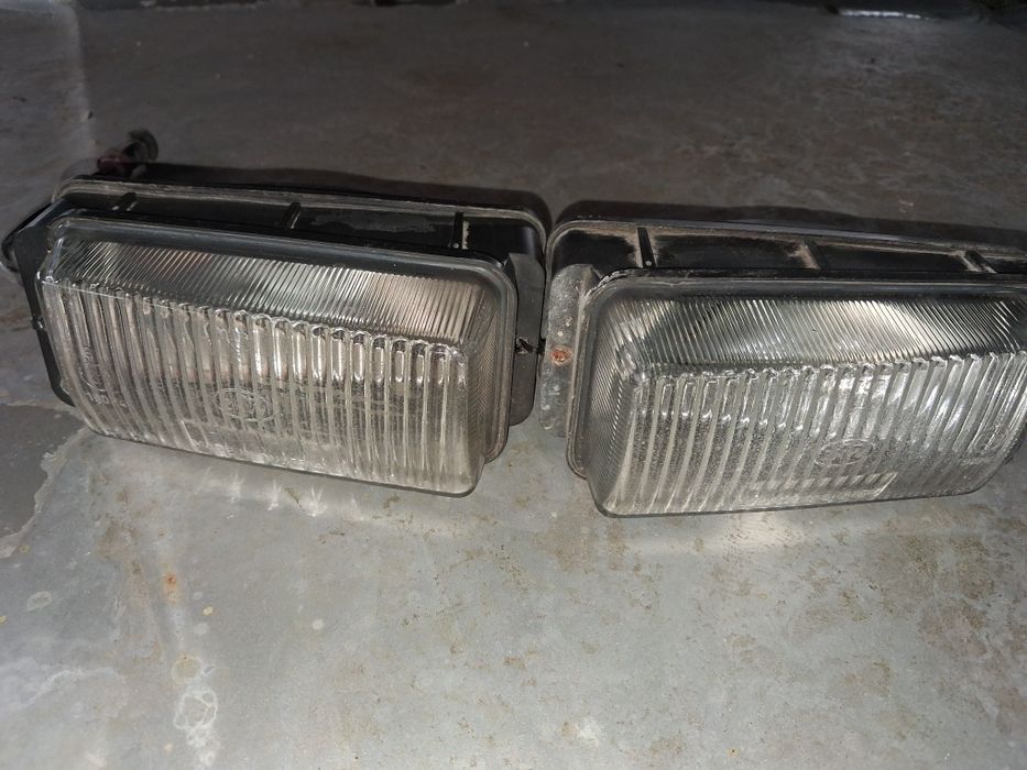 Halogeny ramki Audi 100 c3 SPORT