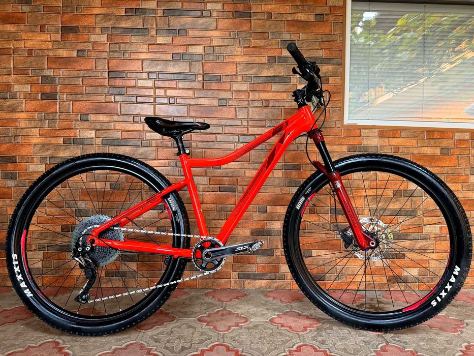 Велосипед MERIDA 27.5"M" Shimano DEORE SLX 1x11, MANITOU, IDEAL 11 Кг