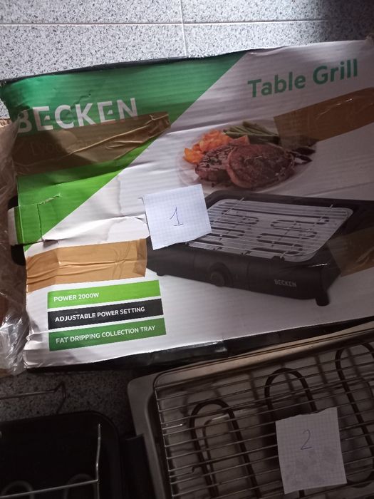 Vários grelhadores elétricos