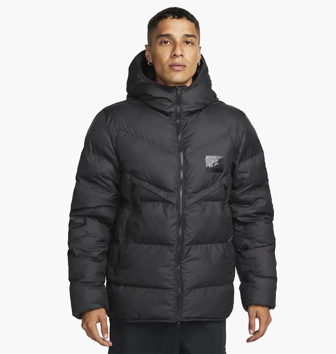 Куртка Nike Air Max Sportswear Storm-Fit розмір М