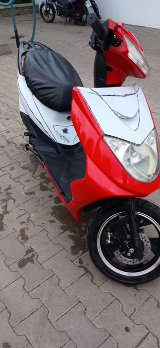 Електро скутер Yadea em215