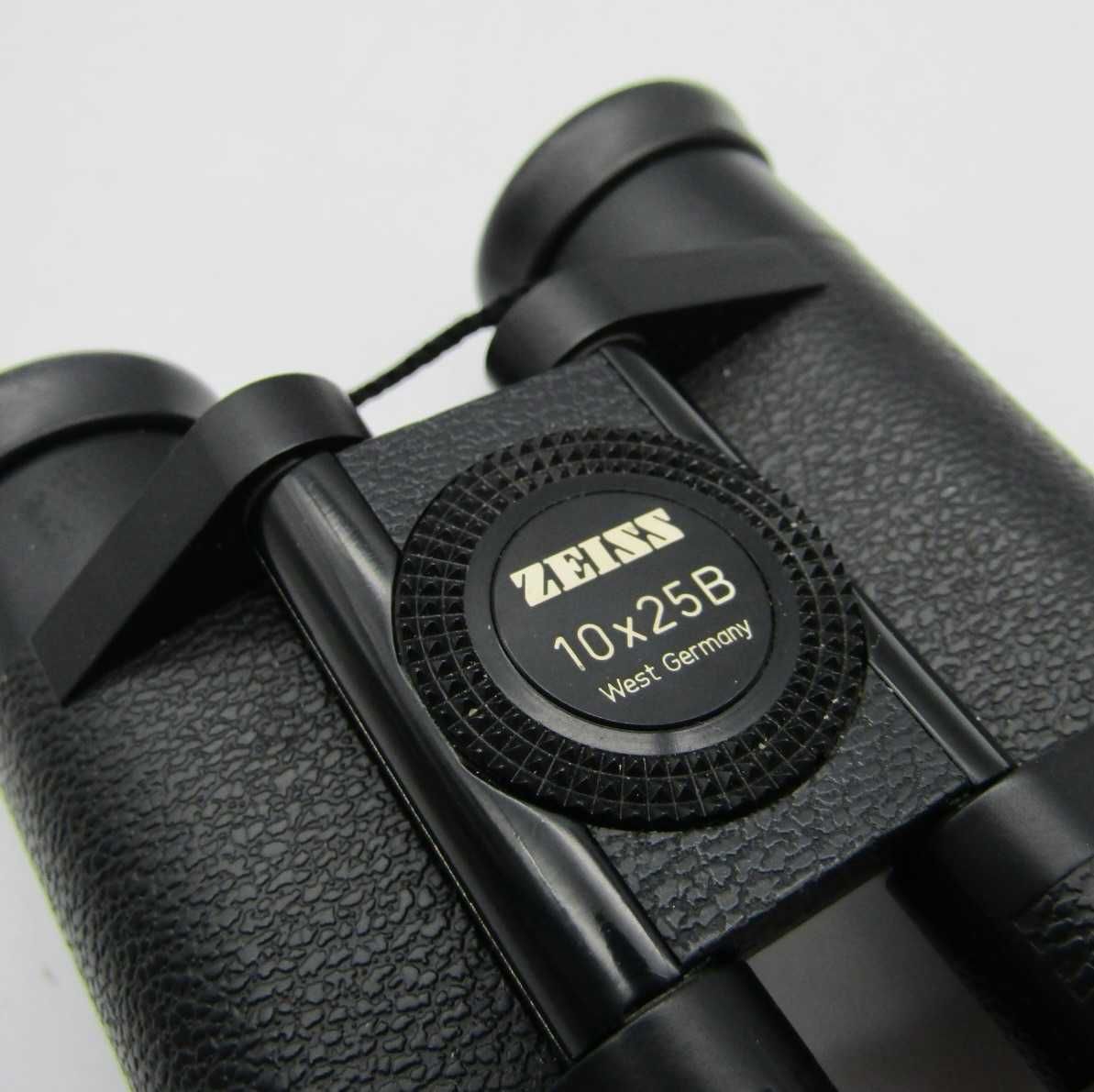 Binóculos Zeiss 10x25B em bolsa