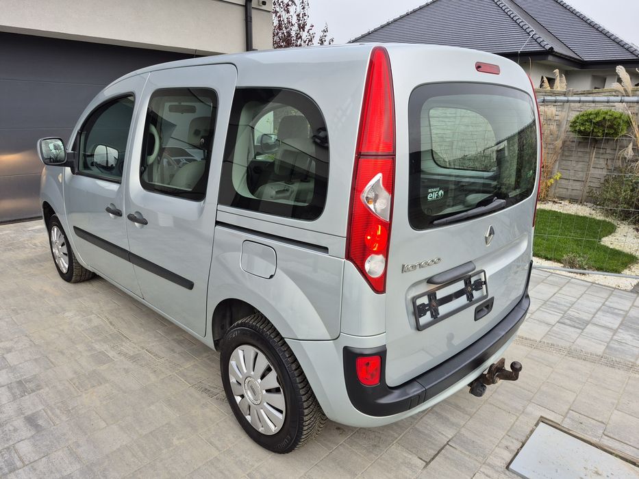 Sprowadzony-5 osób-Klimatyzacja