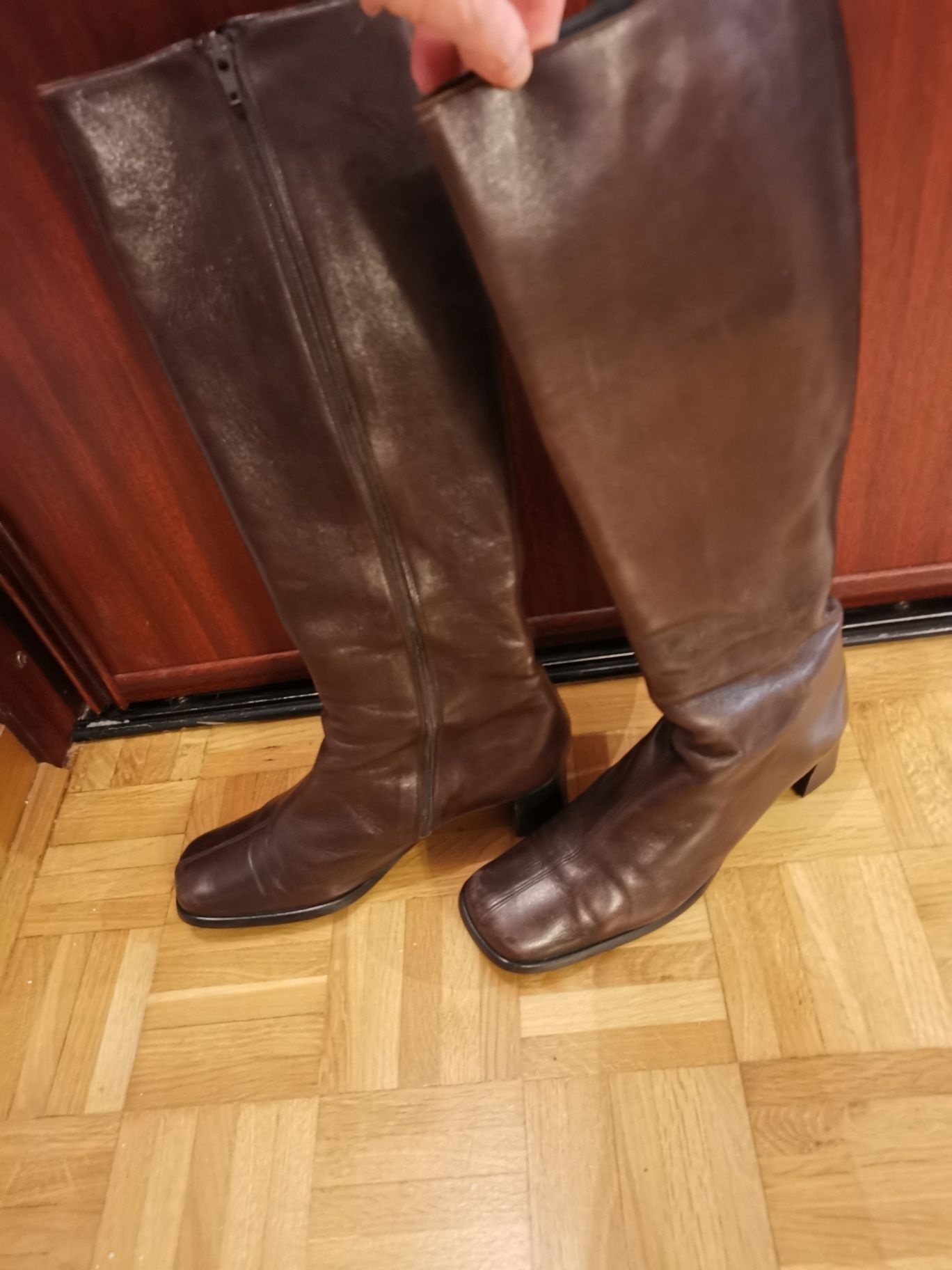 Skórzane kozaki eleganckie