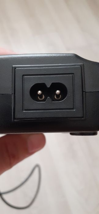 Зарядний пристрій