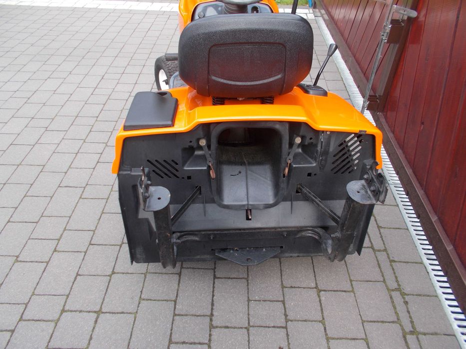 Traktorek kosiarka Husqvarna CTH wieszak kosza tylna ściana części