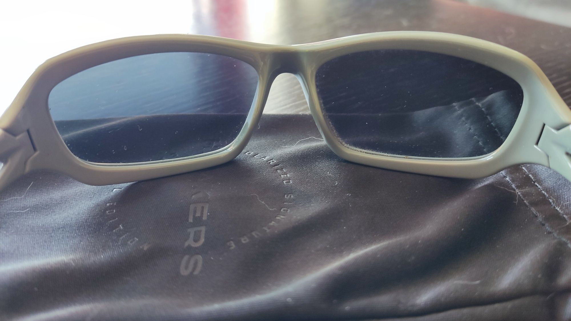 Óculos de sol de criança proteção UV novos