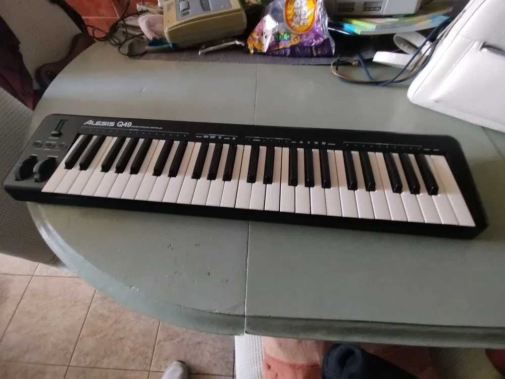 Teclado MIDI Alesis Q49