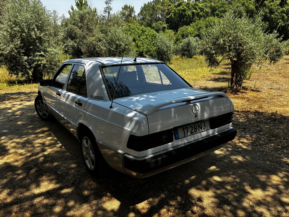 Mercedes 190d.