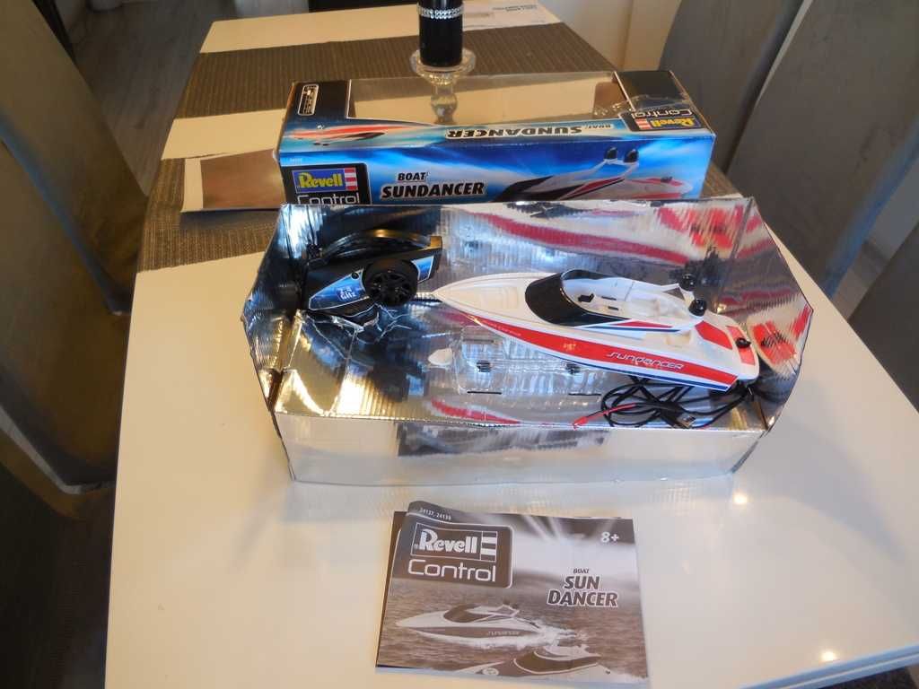 RC Revell SUNDANCER 24137 łódka 2.4GH