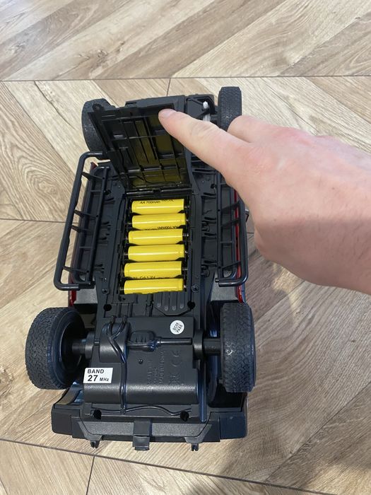 Машинка на пульті