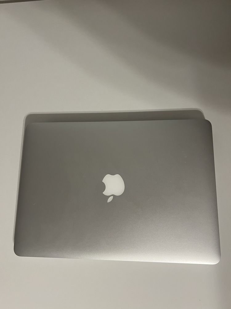 Apple MacBook Air 13 (2017)