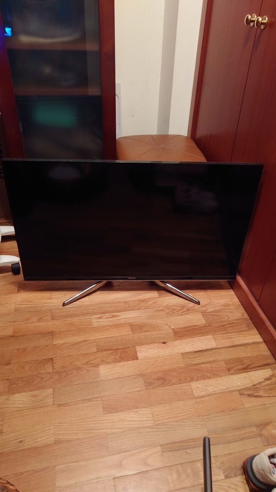 Tudo 300 tv's 2 teves em excelente estado