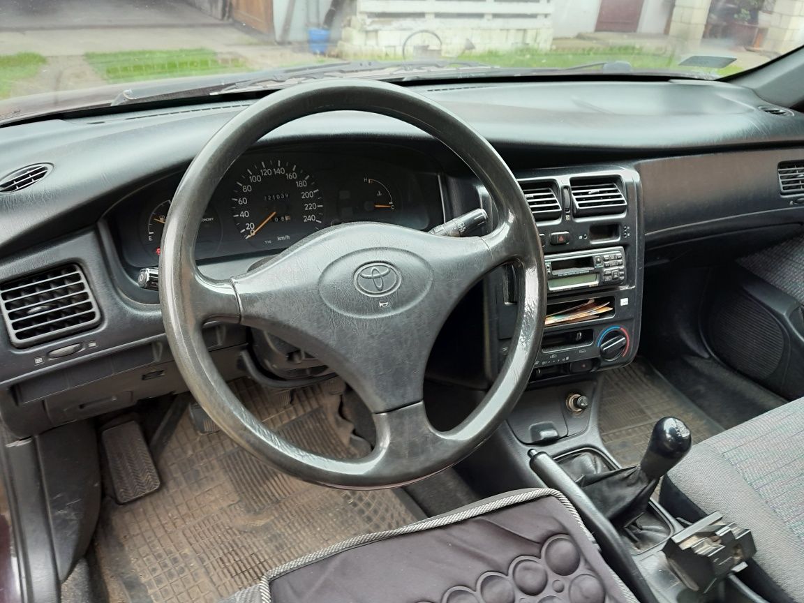 Carina E 93rok benzyna 1.6