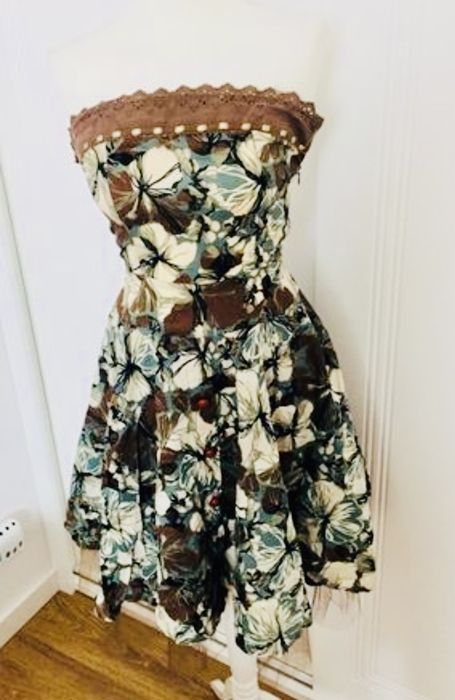 Sukienka brązowo zielona w kwiaty 36