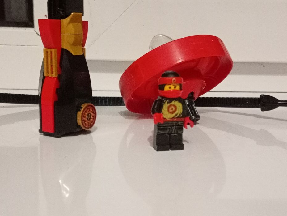 Іграшка із лега ніндзя крутжитцо