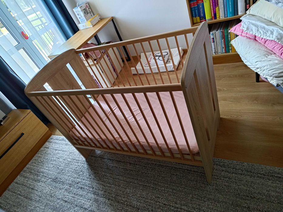 Łóżeczko 60 x 120 cm Mija Sonoma + materac, stan idealny