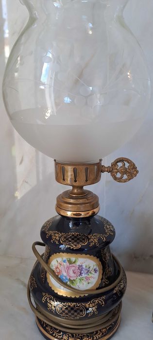 conjunto de candeeiros e loiça