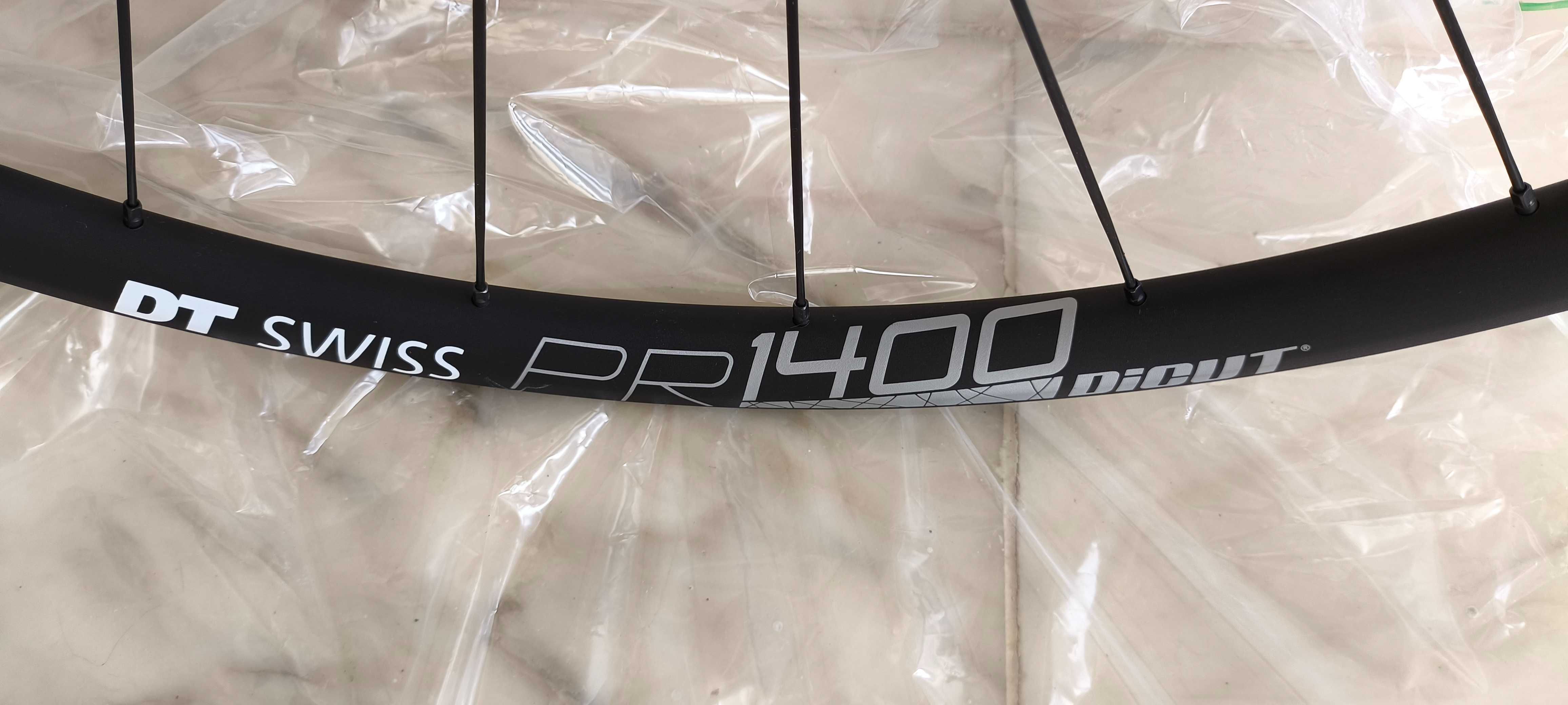 Par de rodas DTSwiss PR 1400 Dicut db 21