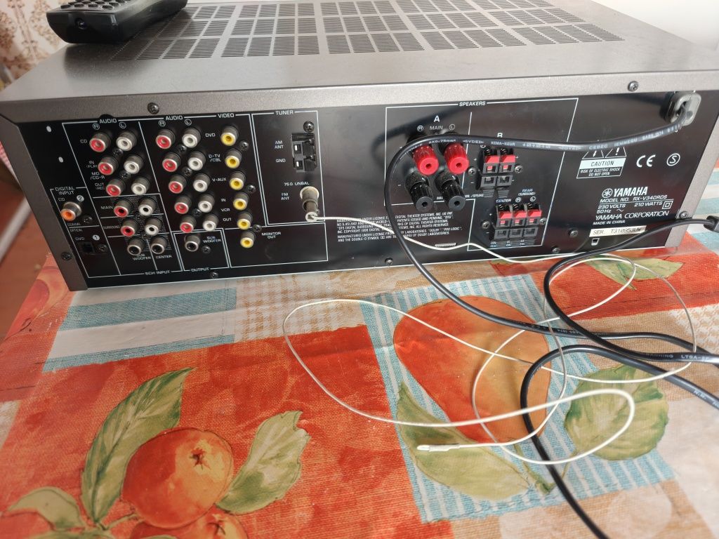 Vendo amplificador Yamaha como novo .