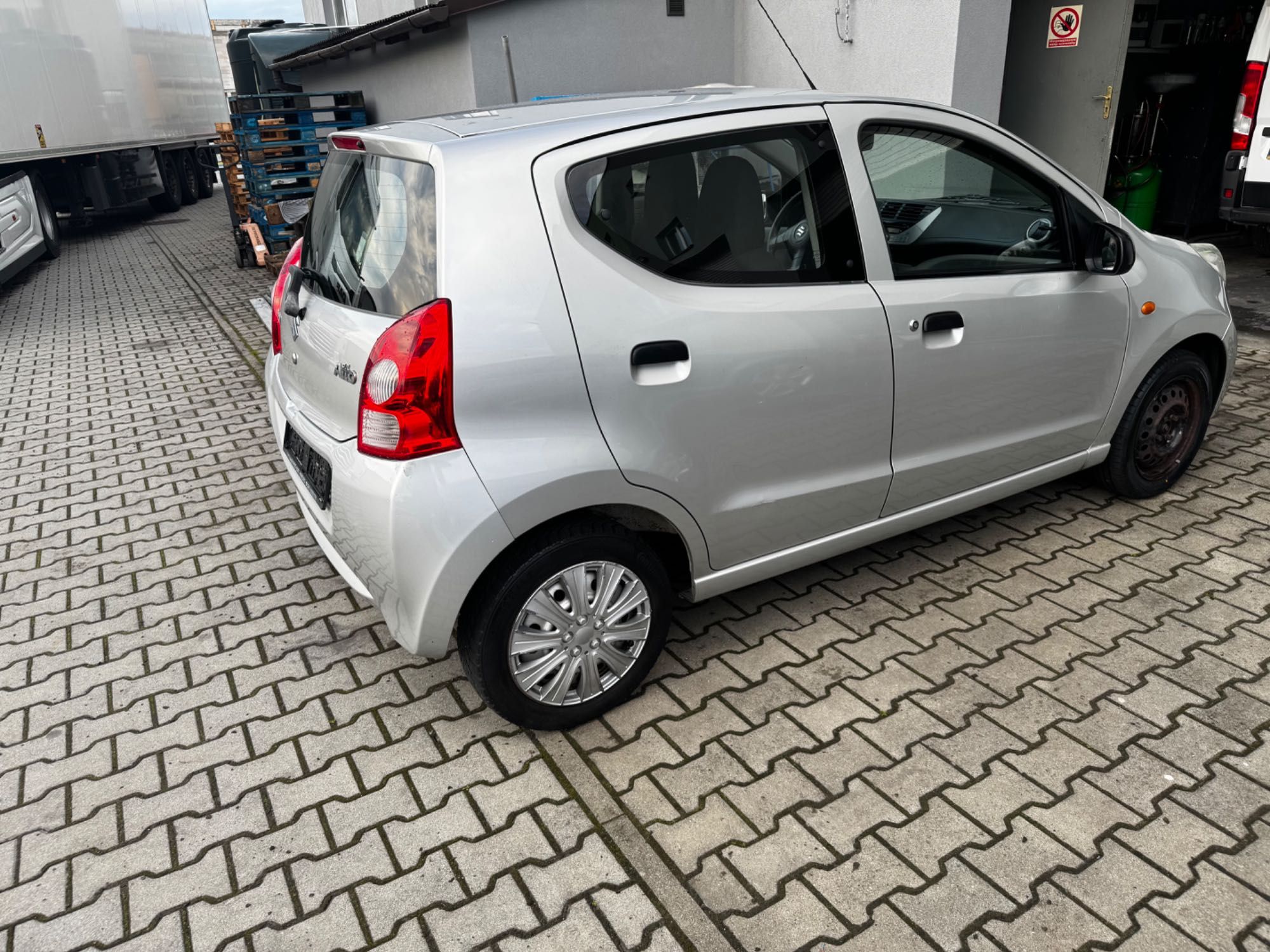 Suzuki alto 1,0i