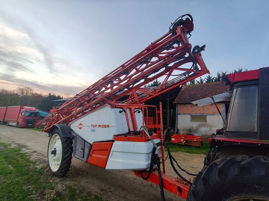 Opryskiwacz kuhn Top Rider ciągany 28m 3200L