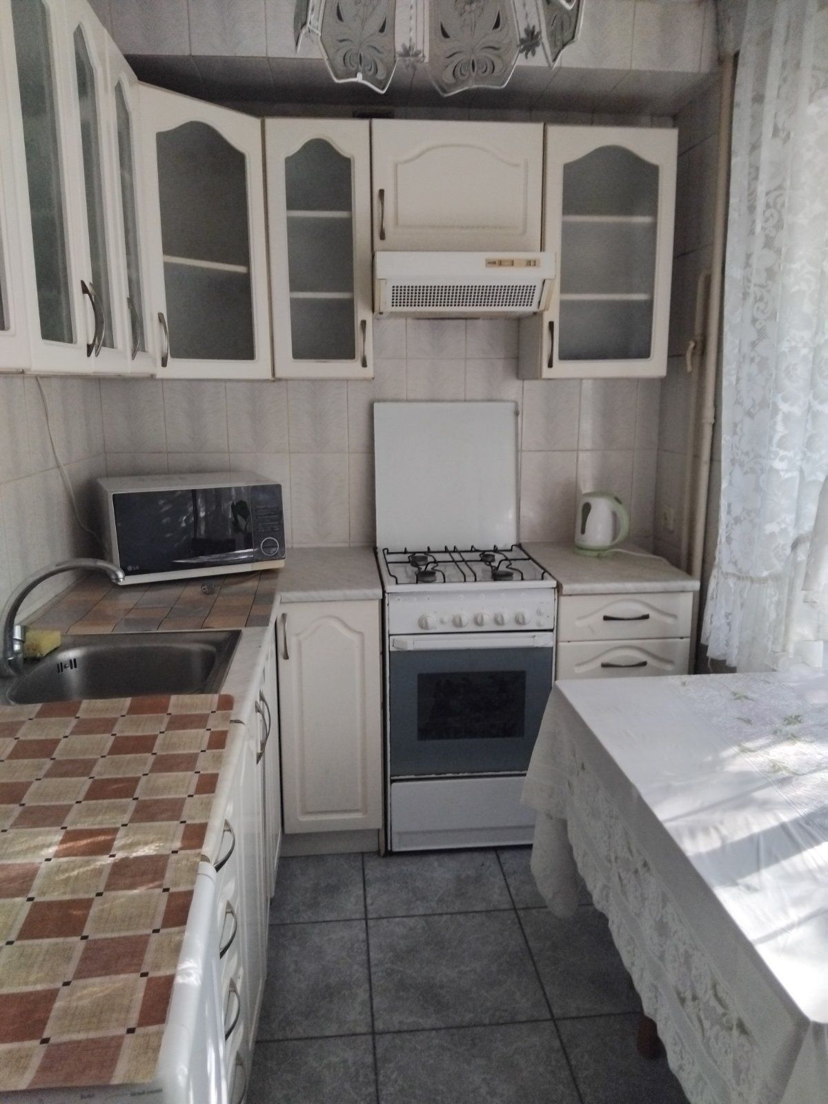 Комната для 2х девушек, пр. Берестейский, 7б. Без комиссии.