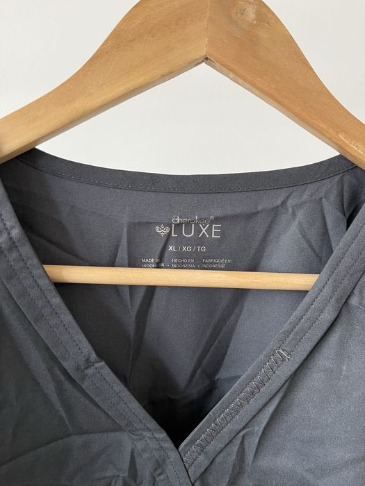 Ciemnoszara odzież medyczna