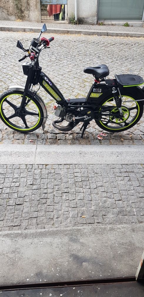 Mobilete Peugeot 102