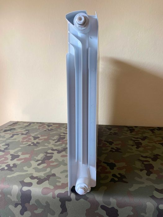 Grzejnik aluminiowy KFA Armatura G500f 10 żeberek, szyna, korki ZESTAW