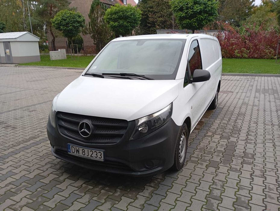 Sprzedam samochód ciężarowy Mercedes-Benz 2016r