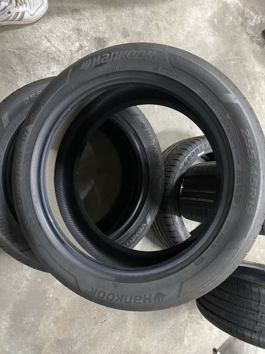 Pneus 255/45r19 Tesla