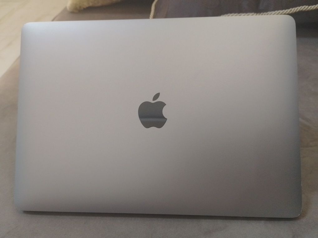 Терміново!MacBook air а2179,2020 р.в.Space Gray