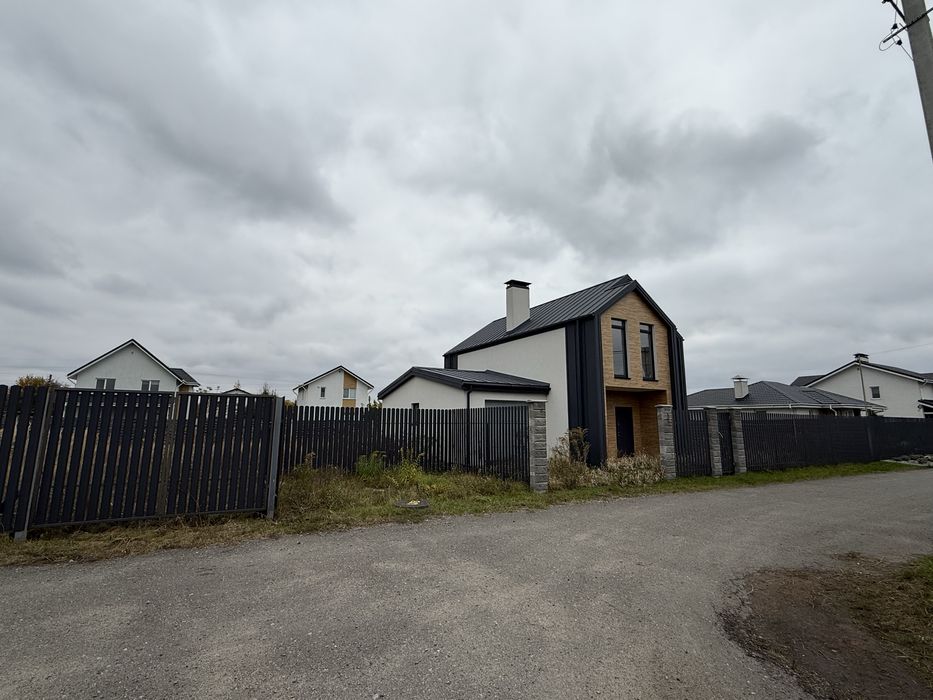 Продаж  будинку 150 м² з гаражем, 12 соток, у “Сім Озер”, с. Крушинка