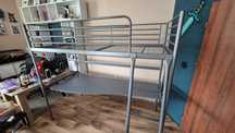 Łóżko piętrowe IKEA z blatem.