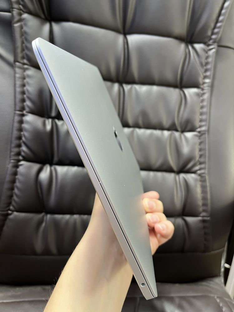 MacBook Air (Retina, 13-inch, 2020) icloud On єкран плохой