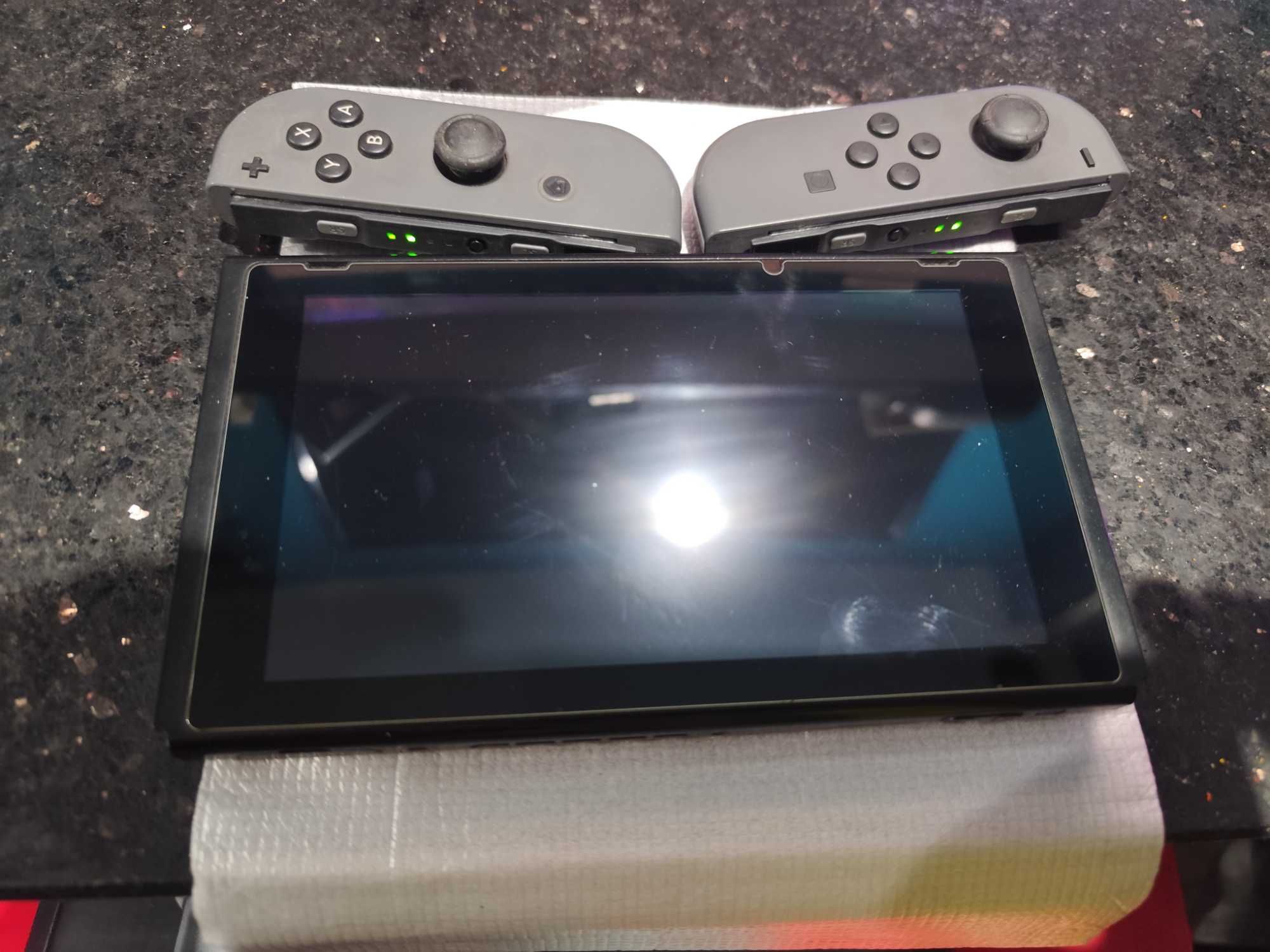 Nintendo Switch V2 Gray